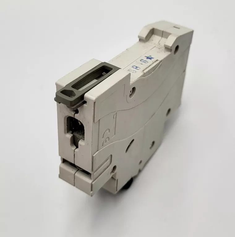 LEGRAND WYŁĄCZNIK NADPRĄDOWY RX3 B16A S301 419136