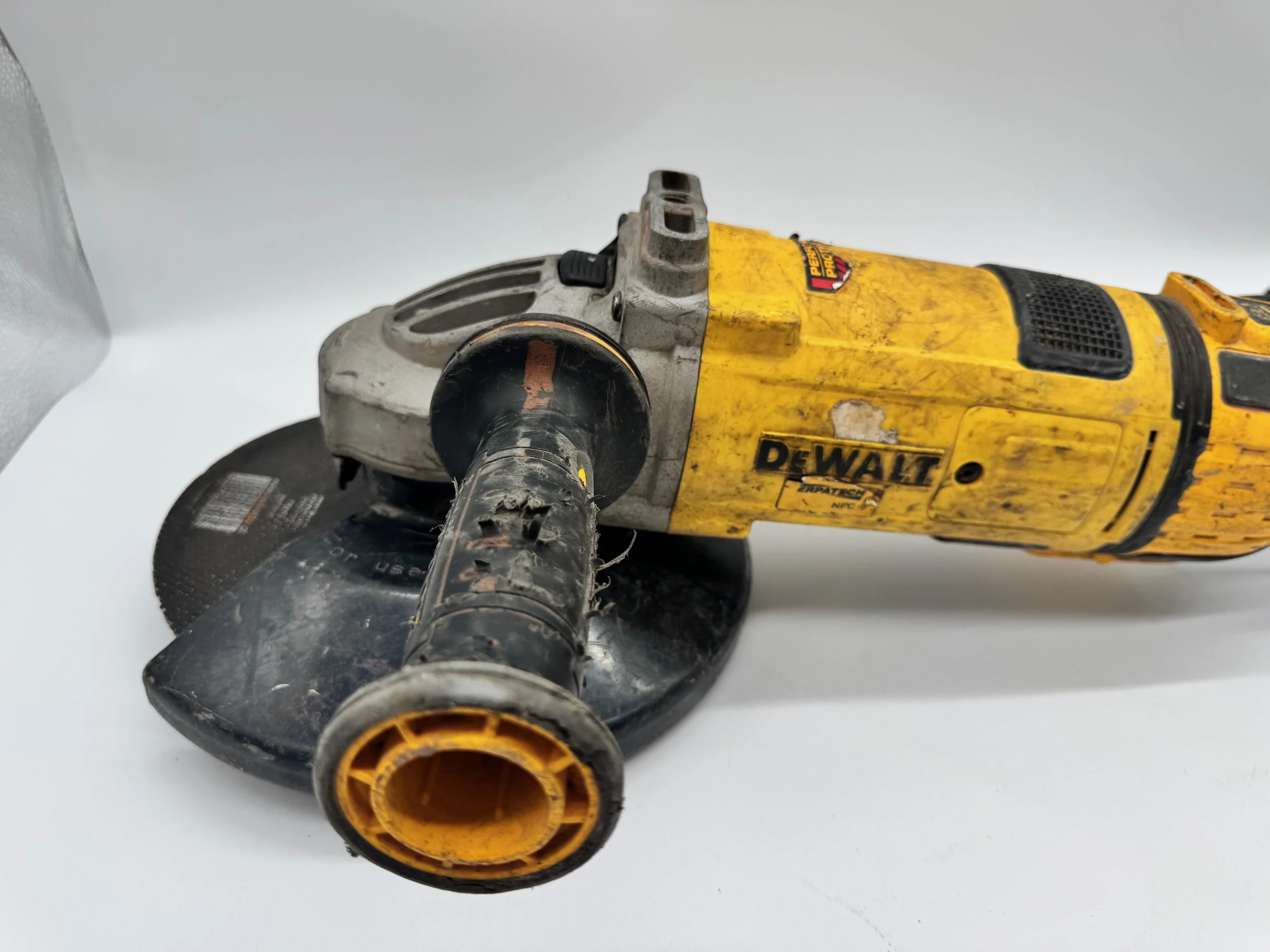 szlifierka-katowa-dewalt-dwe4579-ean-gtin-5035048394977