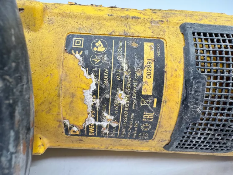 SZLIFIERKA KĄTOWA DEWALT  DWE4579