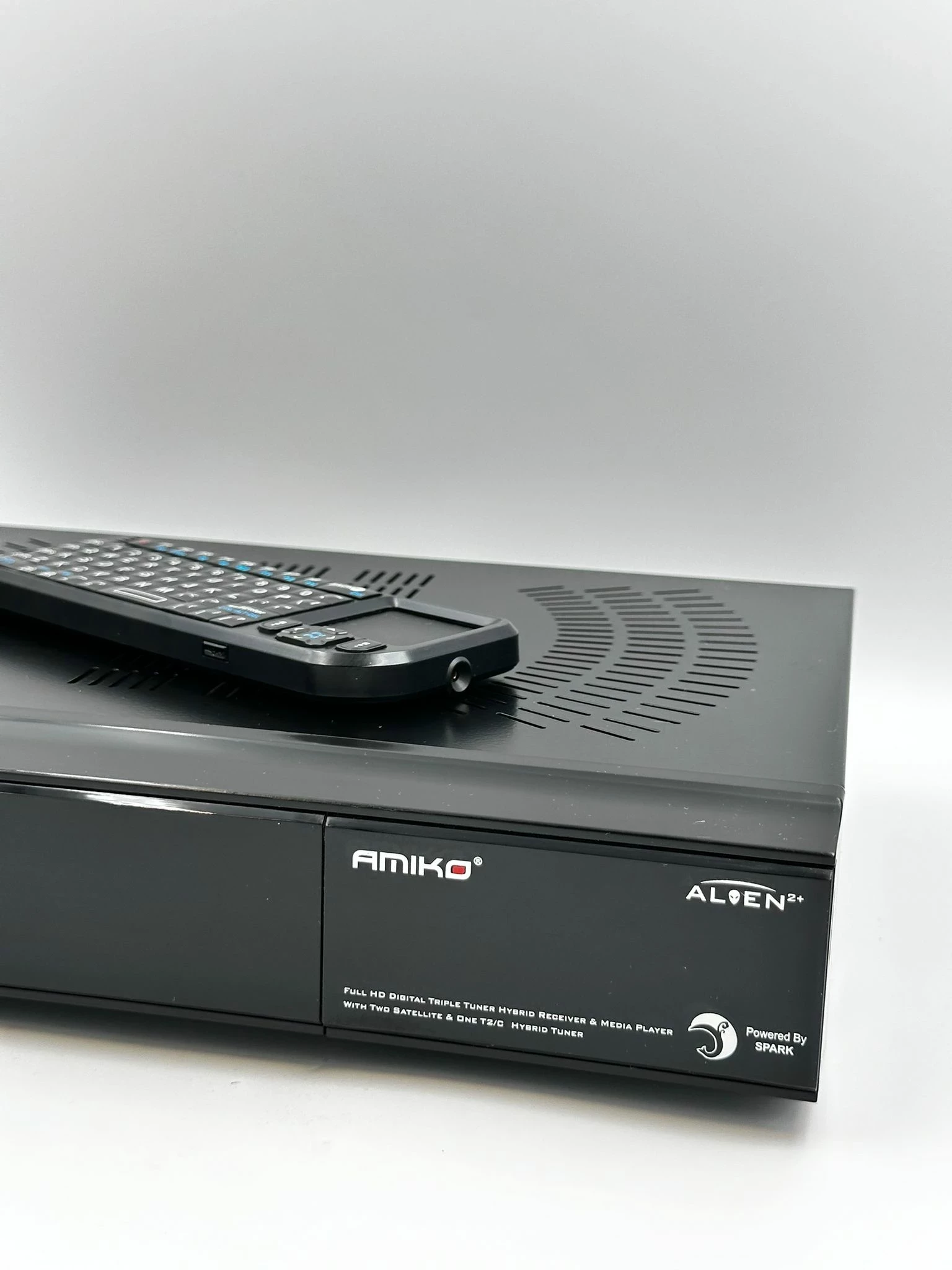 tuner-tv-amiko-alien-2-triple-komplet-model-tv-amiko-alien-2