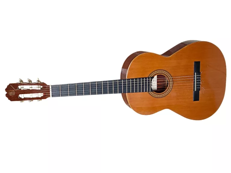 GITARA KLASYCZNA HISZPAŃSKA ADMIRA ARTESANIA SEVILLA 4/4 - OPIS
