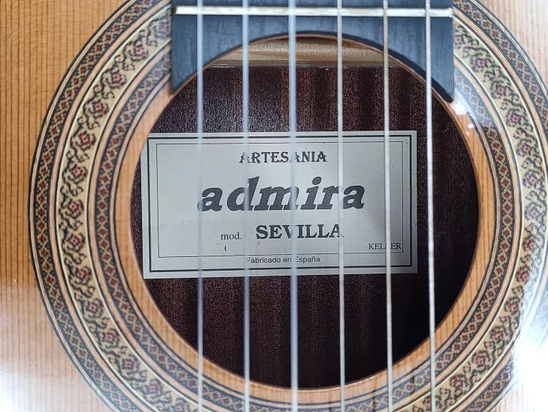 GITARA KLASYCZNA HISZPAŃSKA ADMIRA ARTESANIA SEVILLA 4/4 - OPIS