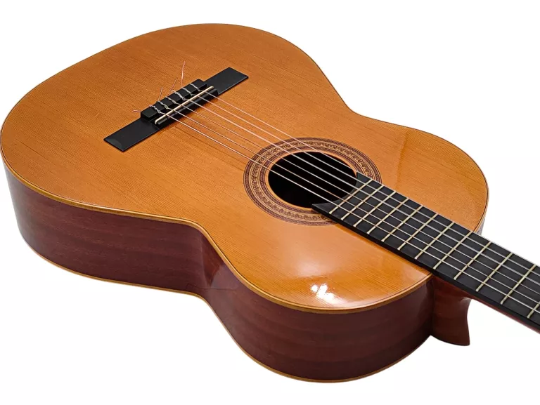 GITARA KLASYCZNA HISZPAŃSKA ADMIRA ARTESANIA SEVILLA 4/4 - OPIS