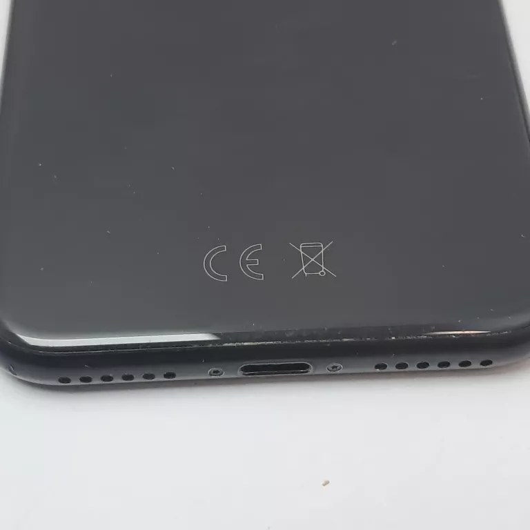 TELEFON IPHONE SE 2020