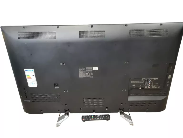 TV PANASONIC TX-48AX630E + PILOT