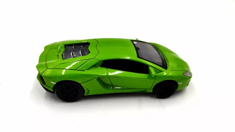 LAMBORGHINI AVENTADOR LP700
