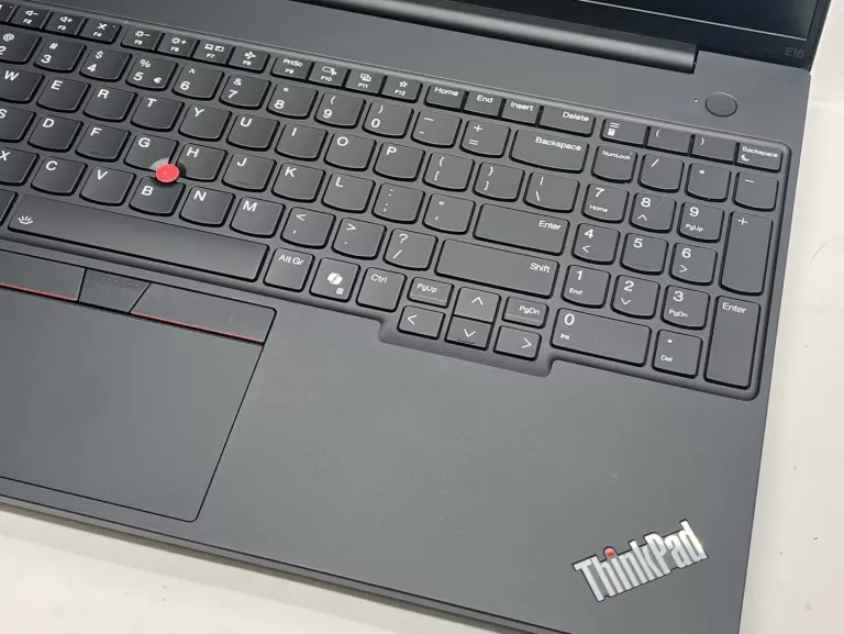 LAPTOP THINK PAD E16 GEN2 ULTRA 5 125U 500/16GB INTEL IRIS