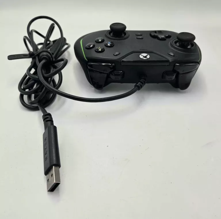 KONTROLER RAZER WOLVERINE V2