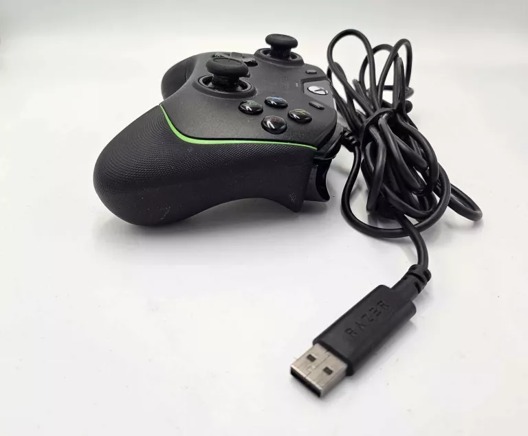 KONTROLER RAZER WOLVERINE V2