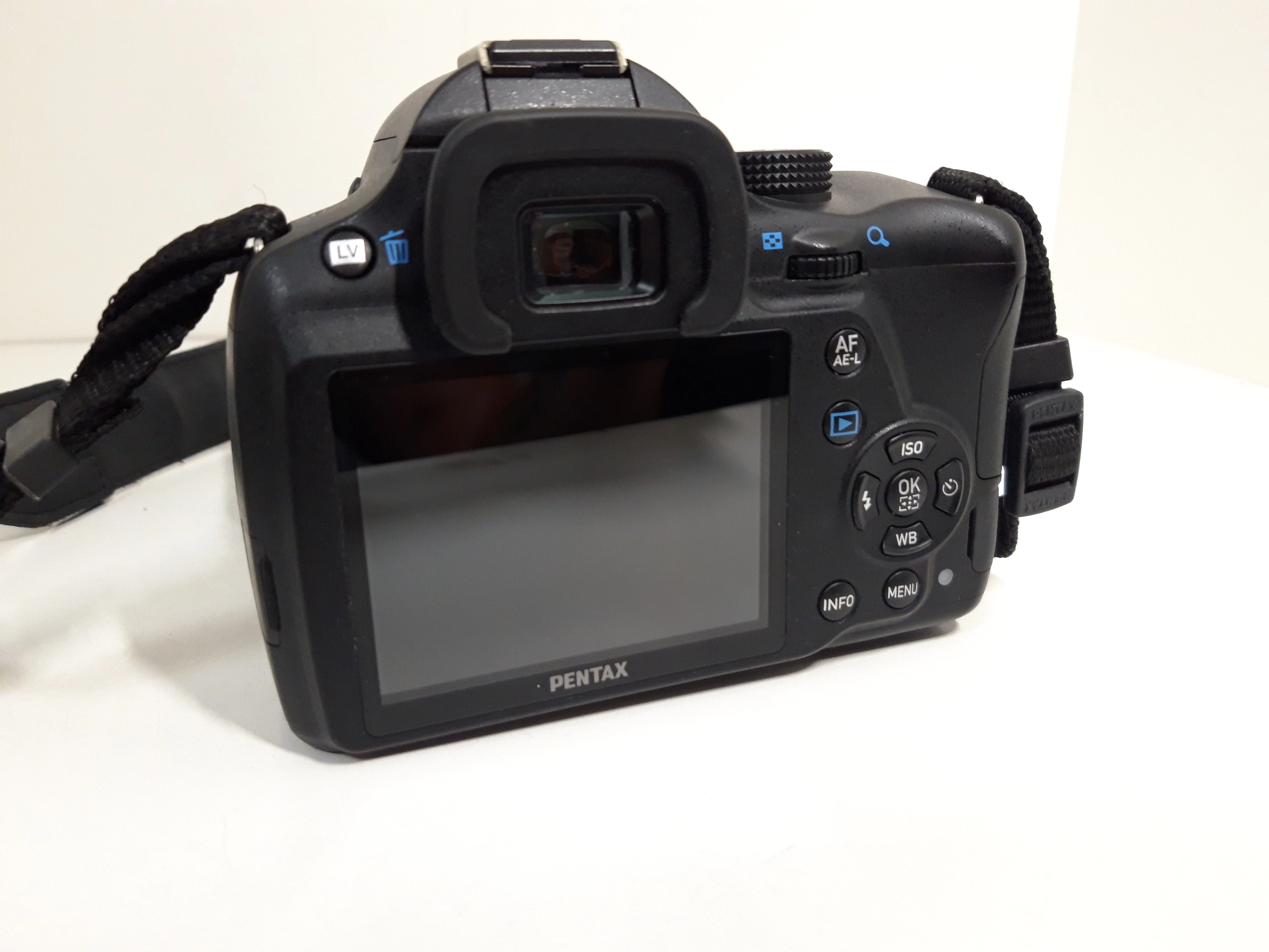 lustrzanka-pentax-k-50-pentax-28-200mm-pentax-18-55mm-akcesoria-model-zalaczonego-obiektywu-pentax-da-l-18-55mm-135-56-al-wr