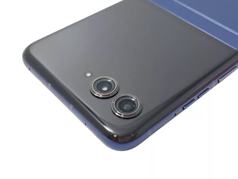 TELEFON MOTOROLA RAZR 60 8/256GB 6,9'' 4500MAH - OPIS!