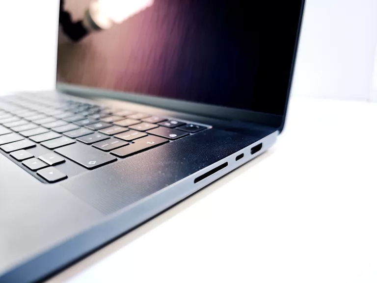 LAPTOP APPLE MACBOOK PRO A2991 APPLE M3 MAX 36GB RAM 1TB SSD 16,2” RETINA