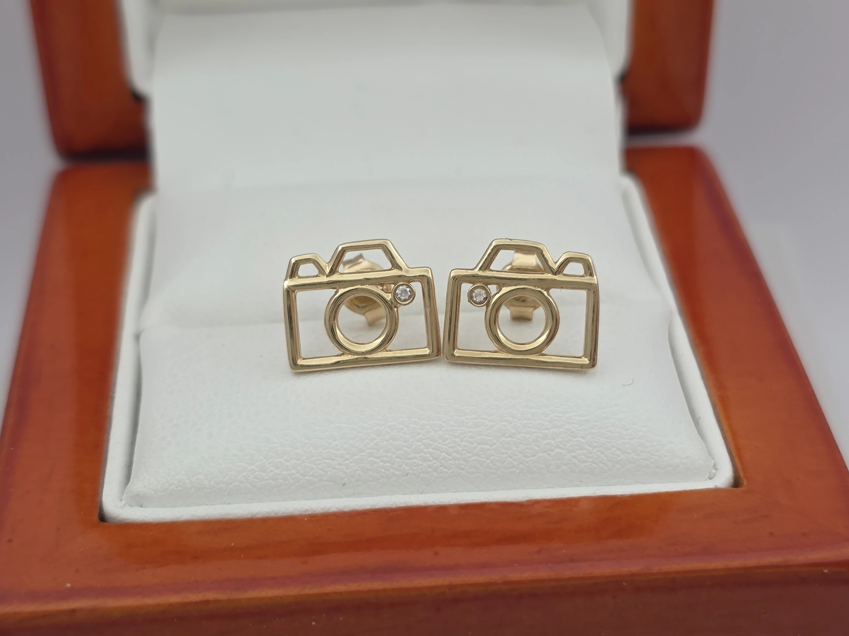 zlote-kolczyki-z-cyrkoniami-aparaty-fotograficzne-585-14k-145g-karmelicka-45a-krakow