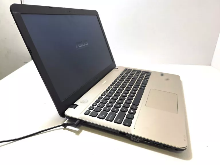 LAPTOP ASUS I5-7TH 4/256 SSD WIN 10 PRO ŁAD