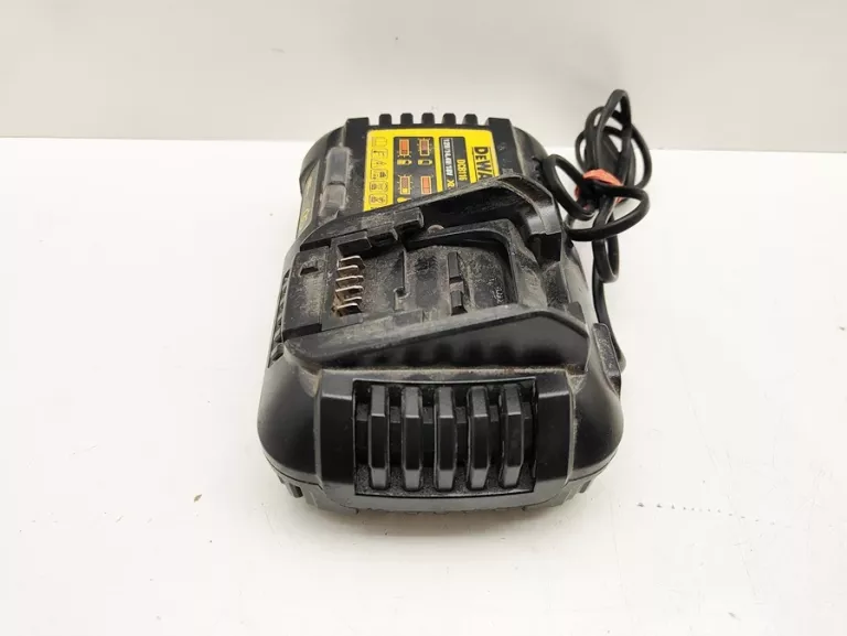 ŁADOWARKA DEWALT DCB116 Z AKUMULATOREM DEWALT 18V 2.0 AH