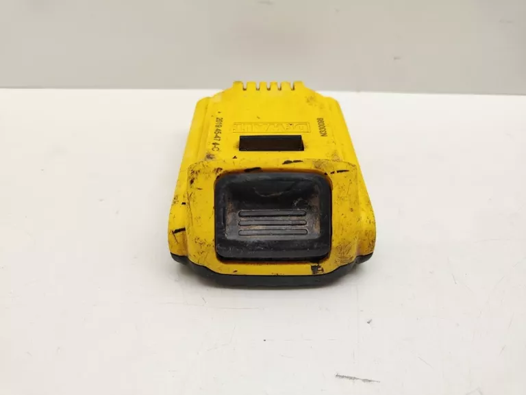 ŁADOWARKA DEWALT DCB116 Z AKUMULATOREM DEWALT 18V 2.0 AH