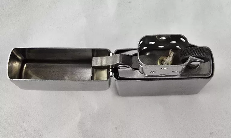 ZAPALNICZKA BENZYNOWA ZIPPO 96792 205 CLASSIC