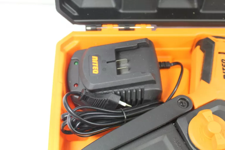 AKUMULATOROWA PILARKA ŁAŃCUCHOWA NITEO 20 V MAX, 20 V
