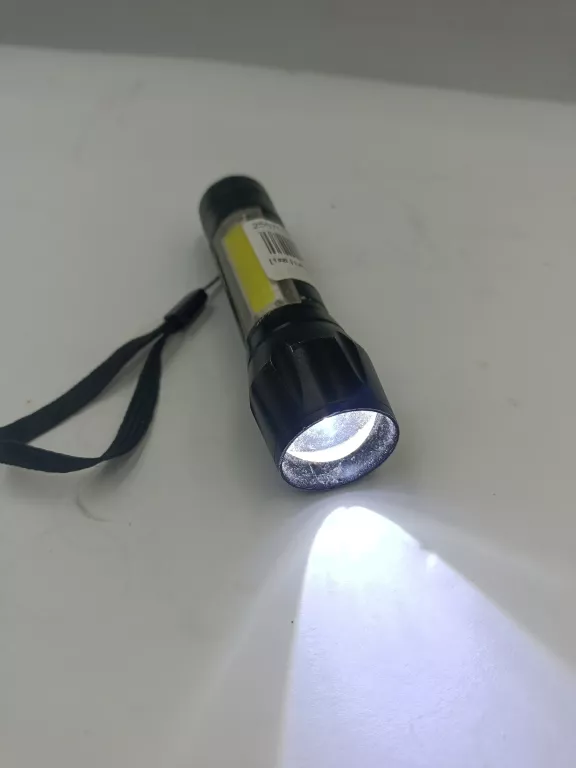 LATARKA LED CZARNA