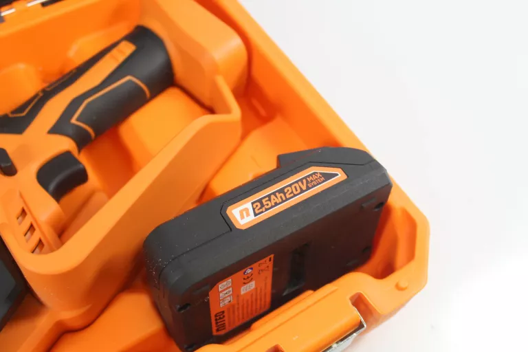AKUMULATOROWA PILARKA ŁAŃCUCHOWA NITEO 20 V MAX, 20 V