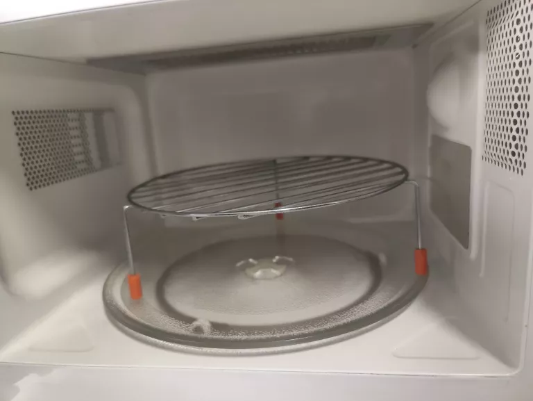 kuchenka-mikrofalowa-zelmer-29z017-moc-mikrofal-700