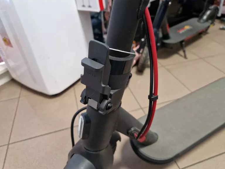 HULAJNOGA ELEKTRYCZNA XIAOMI ELECTRIC SCOOTER 4
