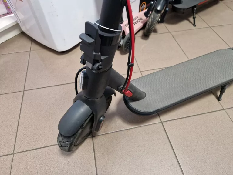 HULAJNOGA ELEKTRYCZNA XIAOMI ELECTRIC SCOOTER 4