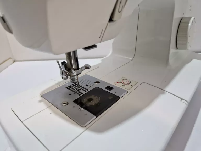 MASZYNA DO SZYCIA PFAFF SMART 100S