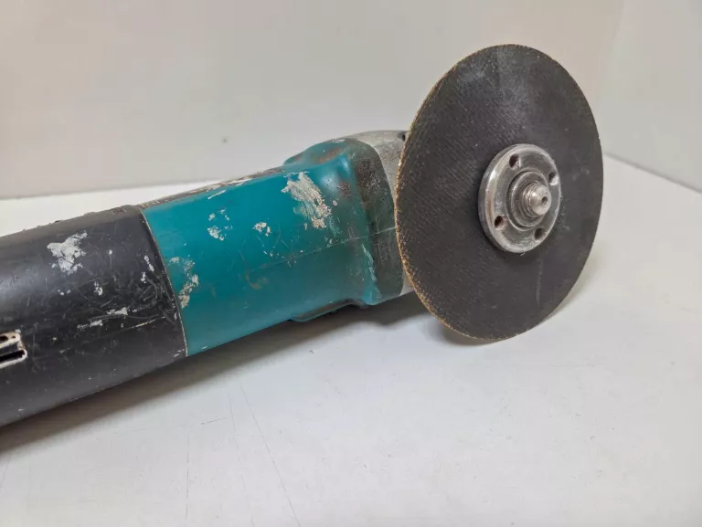 SZLIFIERKA KĄTOWA MAKITA 9562CVR