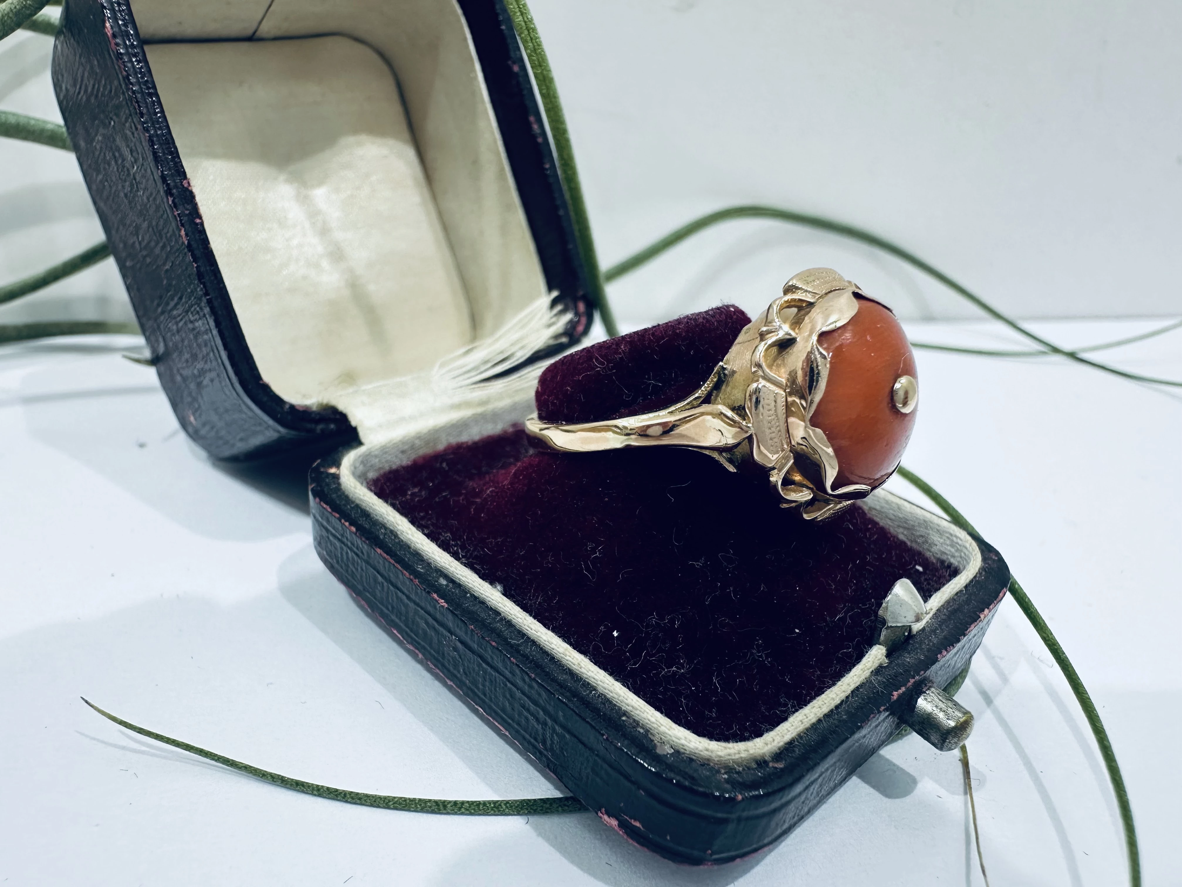 wyrob-jubilerski-elegancki-zloty-pierscionek-vintage-z-koralem-rozmiarsrednica-wew-mm-372-9