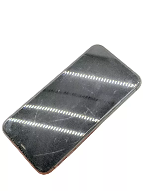 TELEFON IPHONE 11 64GB KONDYCJA BATERI 81% PORYSOWANY EKRAN