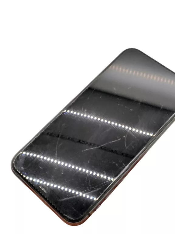 TELEFON IPHONE 11 64GB KONDYCJA BATERI 81% PORYSOWANY EKRAN