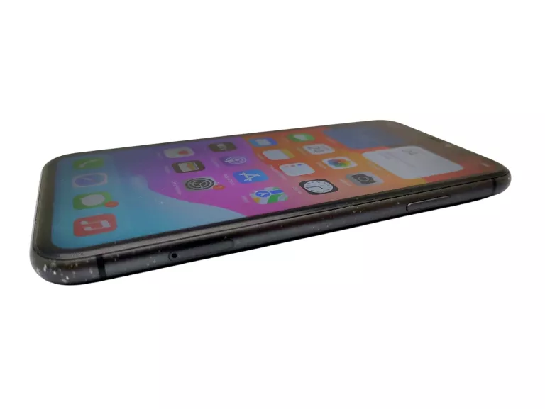 TELEFON IPHONE 11 64GB KONDYCJA BATERI 81% PORYSOWANY EKRAN