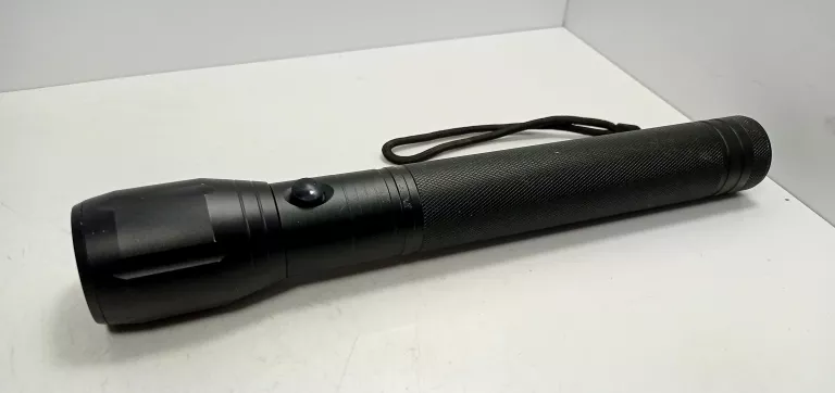 DUŻA ALUMINIOWA LATARKA LED / CZARNY MO6567-03