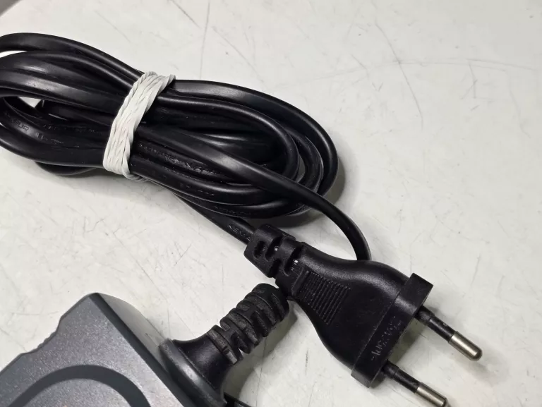 ŁADOWARKA DO AKUMULATORÓW SAMOCHODOWYCH TRONIC T4X