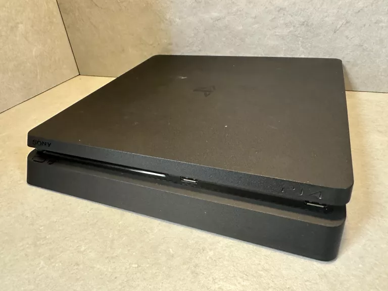 KONSOLA PS4 SLIM 1 TB + 2 PADY + 6 GIER ZESTAW