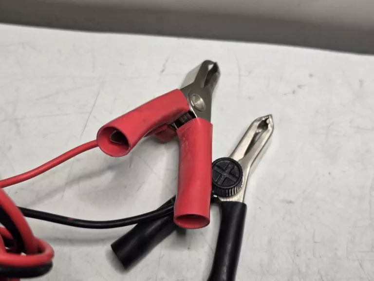 ŁADOWARKA DO AKUMULATORÓW SAMOCHODOWYCH TRONIC T4X