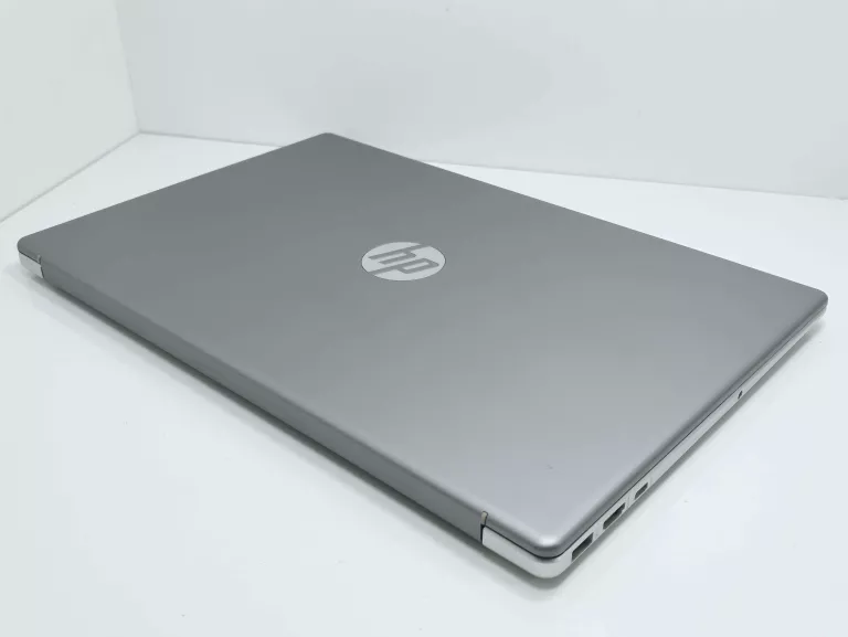 LAPTOP HP 250 G10 15,6 " INTEL N 8 GB / 512 GB