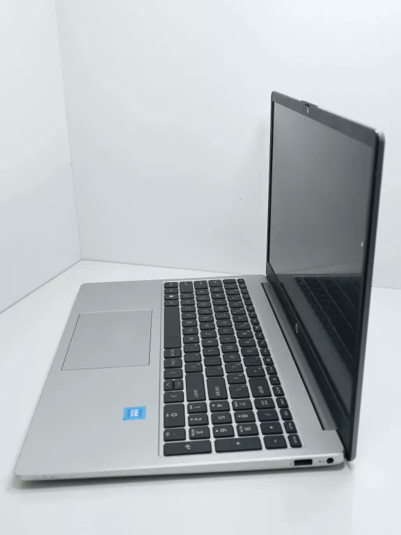 LAPTOP HP 250 G10 15,6 " INTEL N 8 GB / 512 GB