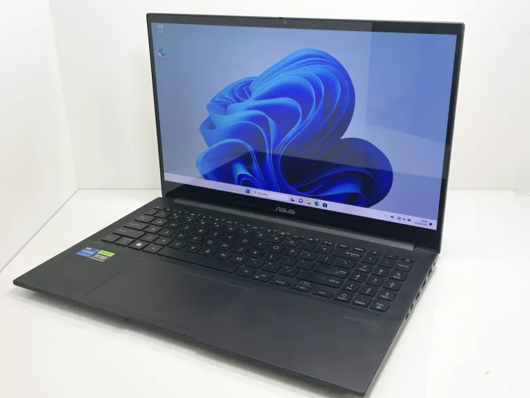 ASUS CREATOR Q530VJ 15.6" FHD OLED I7-13620H