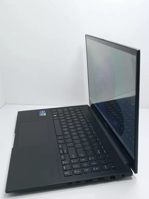 ASUS CREATOR Q530VJ 15.6" FHD OLED I7-13620H
