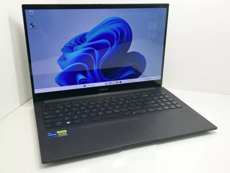 ASUS CREATOR Q530VJ 15.6" FHD OLED I7-13620H