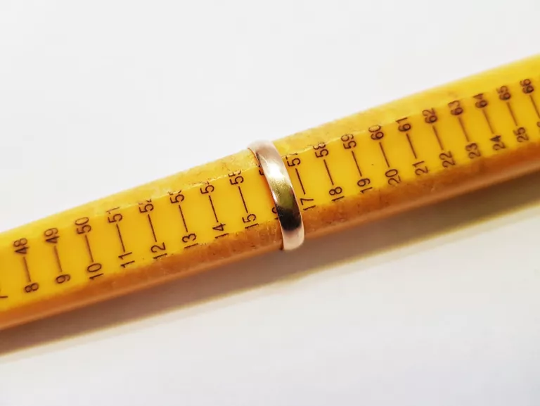 WYRÓB JUBILERSKI UŻYWANY ZŁOTA OBRĄCZKA 585 1,82G R16