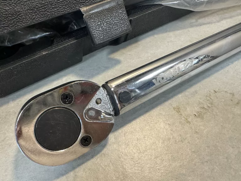KLUCZ DYNAMOMETRYCZNY 1/2" 28-210NM