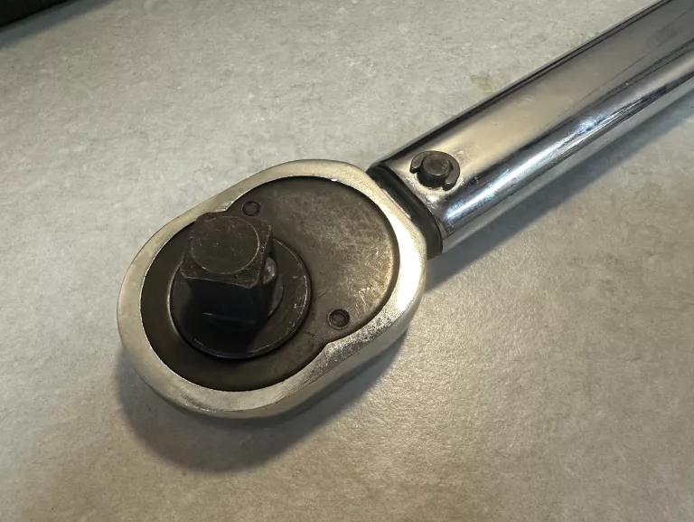 KLUCZ DYNAMOMETRYCZNY 1/2" 28-210NM