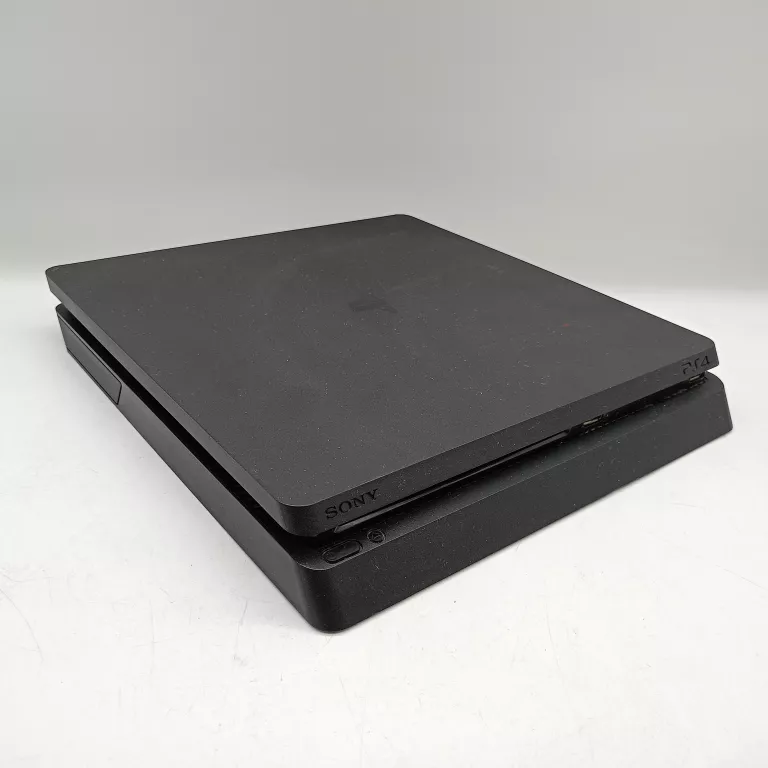 KONSOLA PLAYSTATION PS4 + 1 PAD