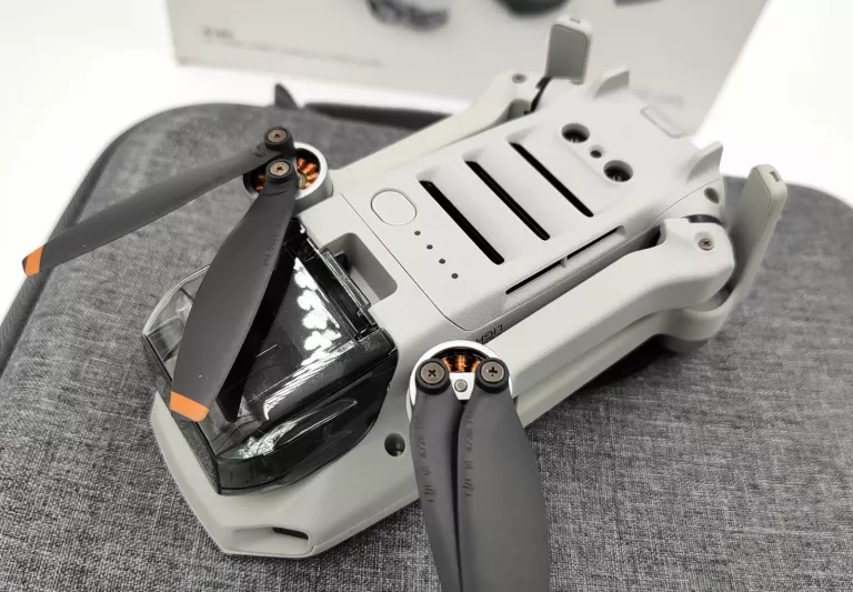 DRON DJI MINI SE FLY MORE COMBO