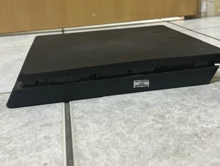 KONSOLA PS4 500GB + 2PADY