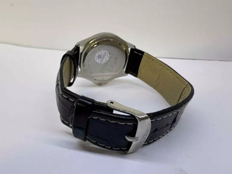 ZEGAREK PERFECT C424