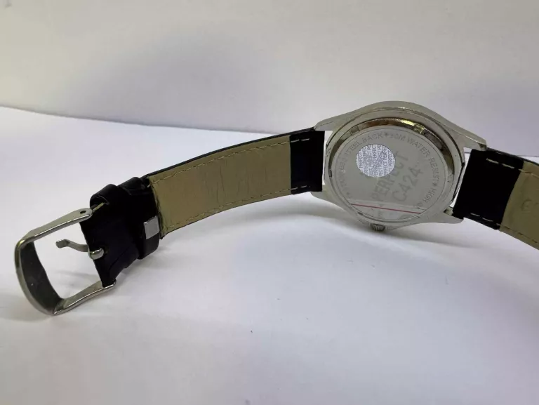 ZEGAREK PERFECT C424